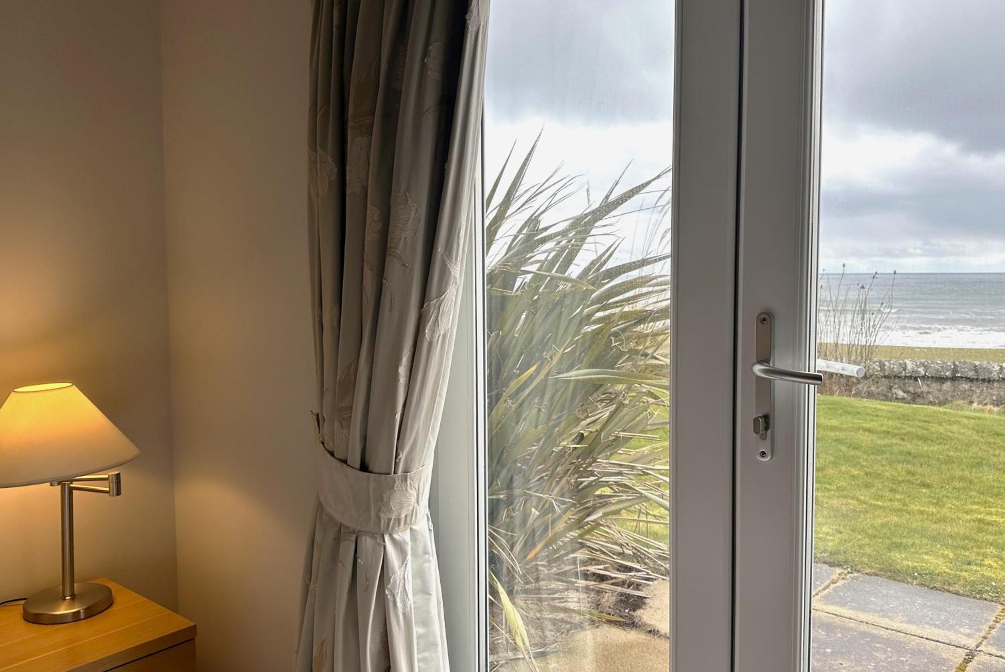 No2 The Links Apartment, Brora Bagian luar foto