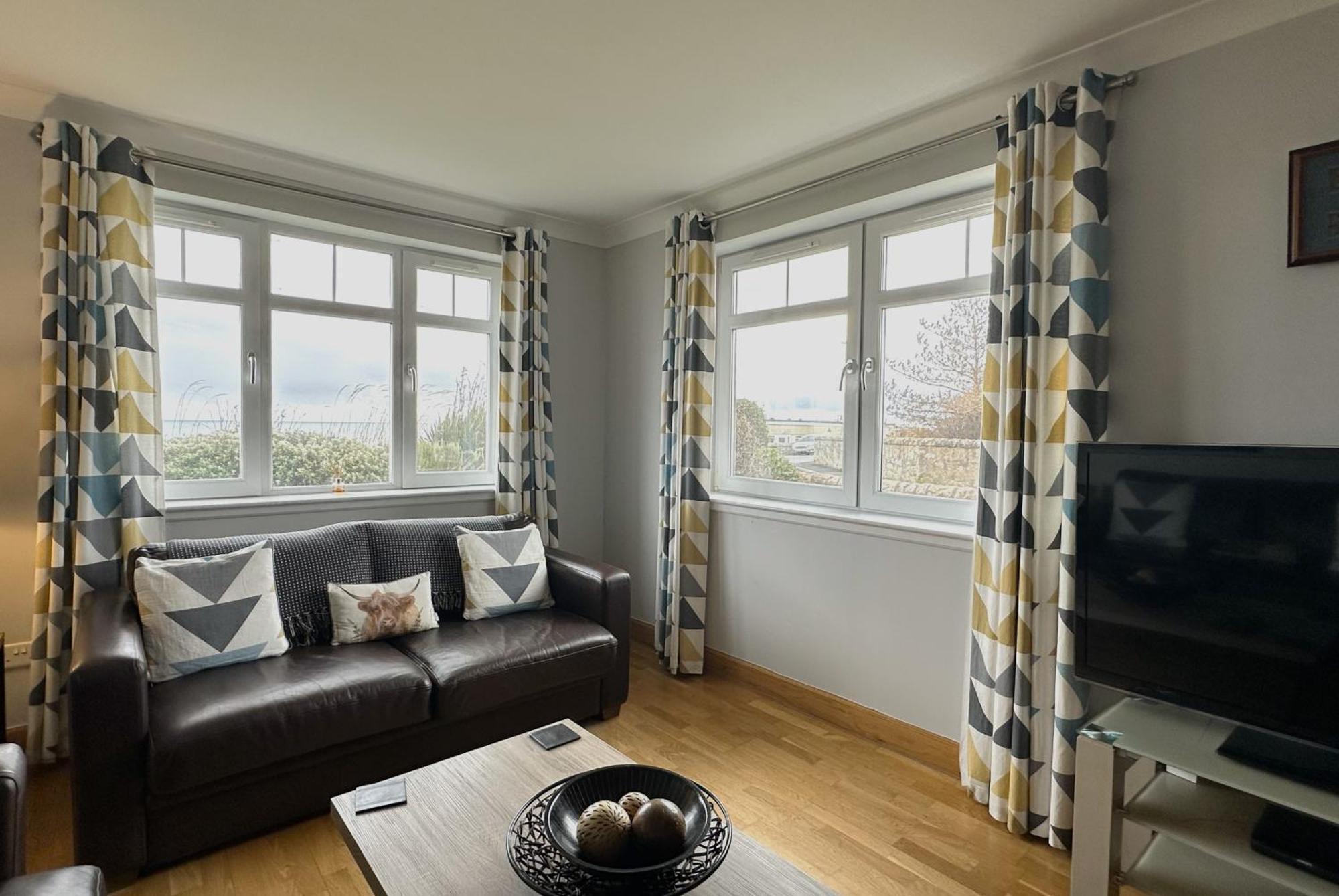 No2 The Links Apartment, Brora Bagian luar foto