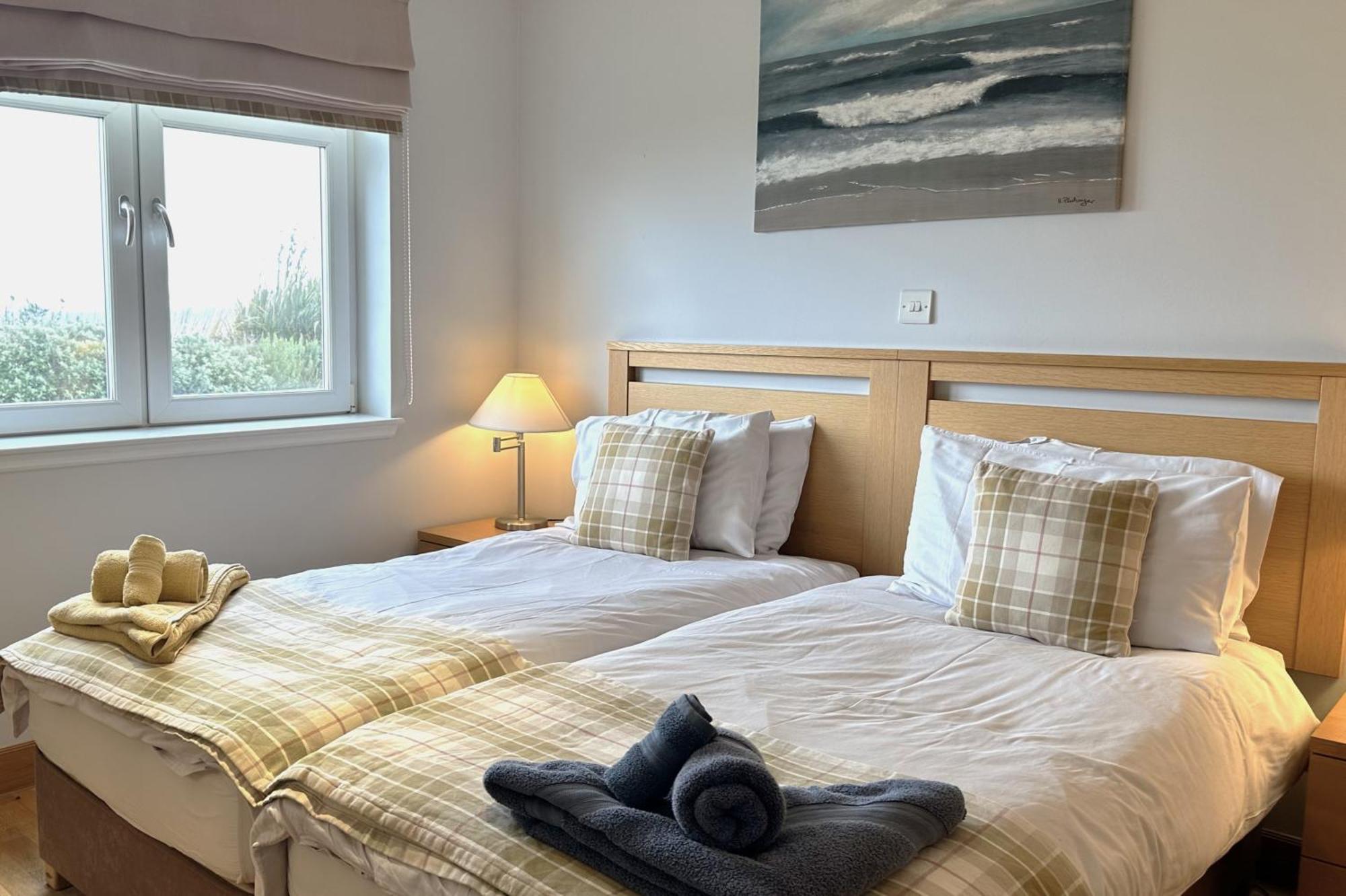 No2 The Links Apartment, Brora Bagian luar foto