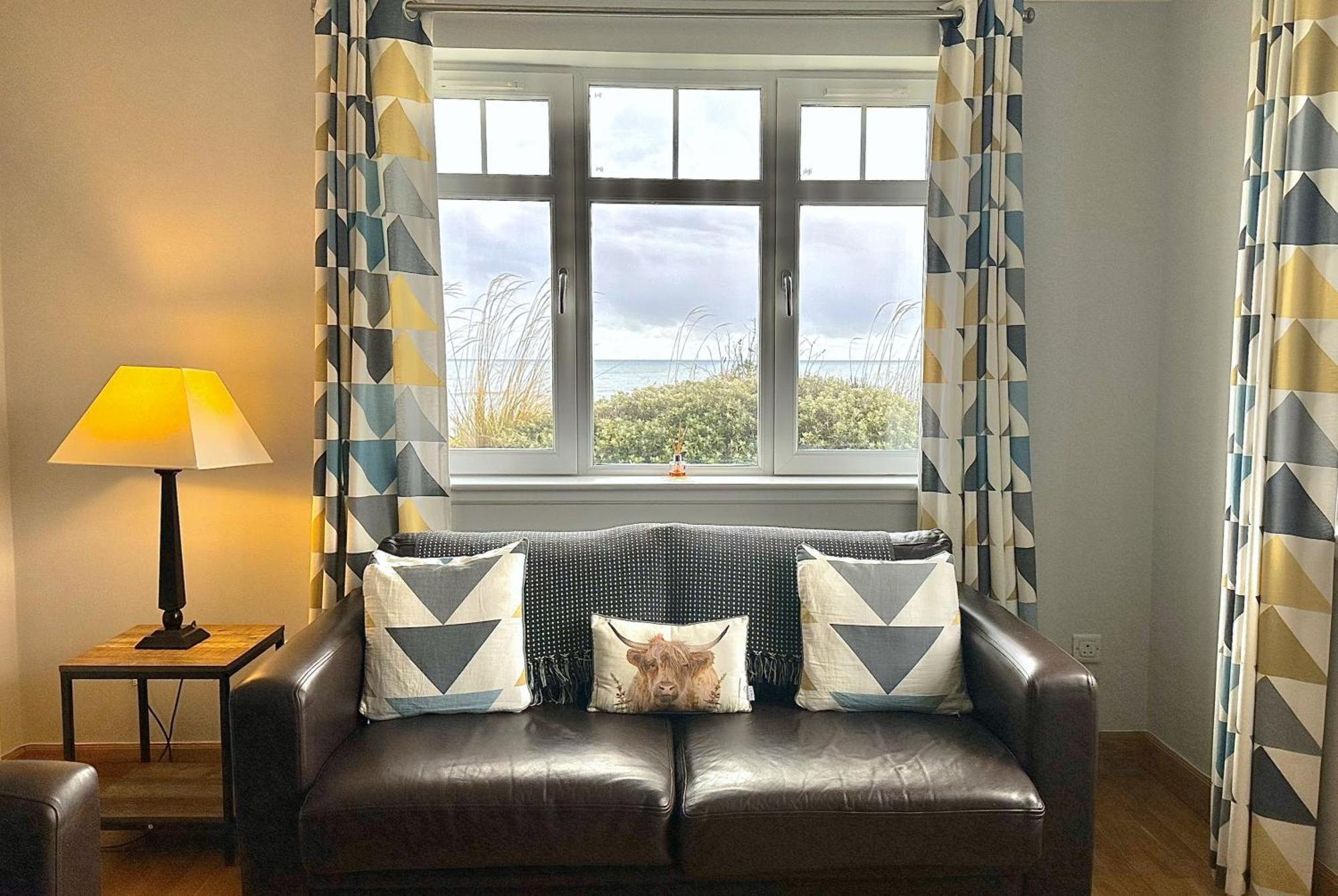 No2 The Links Apartment, Brora Bagian luar foto